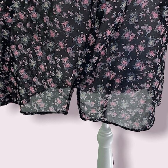 Zenobia Black Floral Sleeveless Button Down Top Sz L - Picture 6 of 7